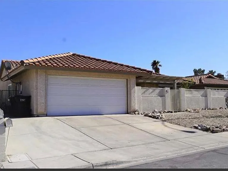 116 Sterling Ct — Photo 1