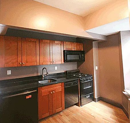 2nd image of 620 E 11th St APT 13