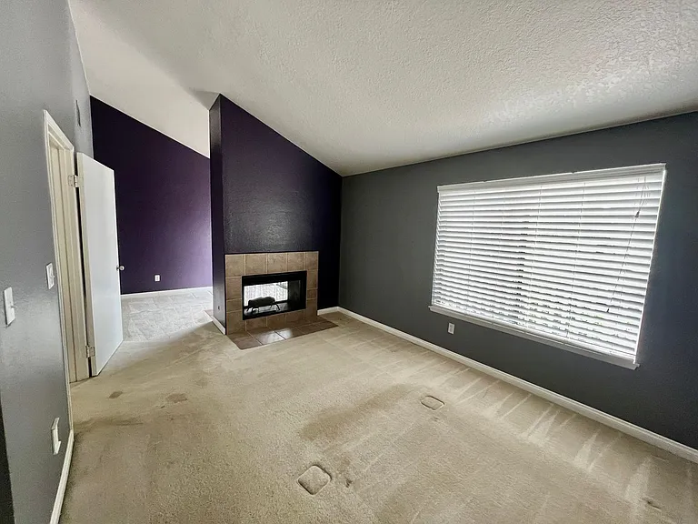 674 S Sycamore Ave — Photo 12