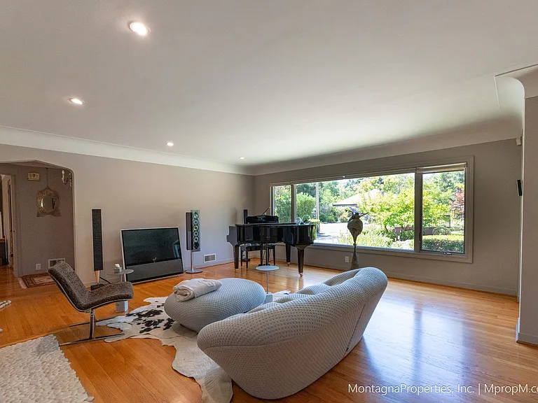 16911 Kennedy Rd — Photo 31