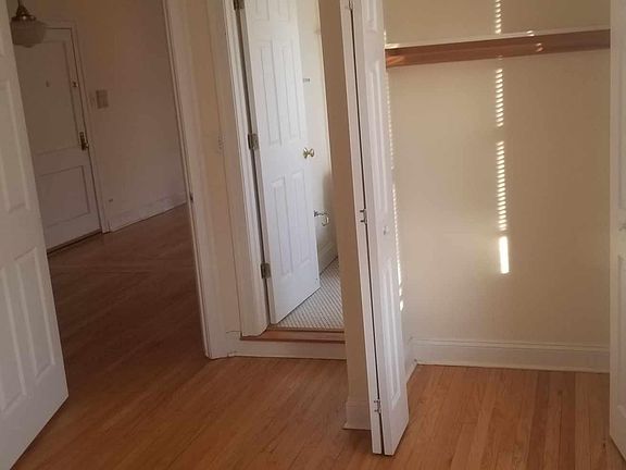 5th image of 10250 S Wood St APT 33