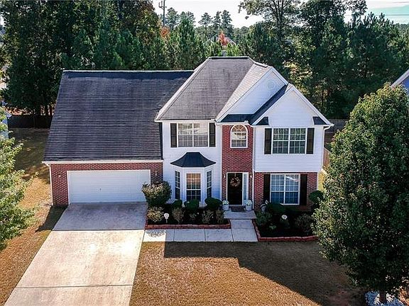 3rd image of 812 Summit View Dr