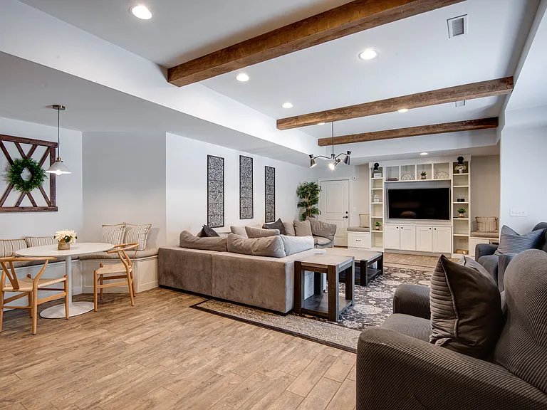 6605 Goshawk Ct — Photo 44