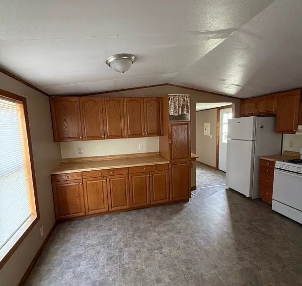 10F Holt Ln — Photo 4