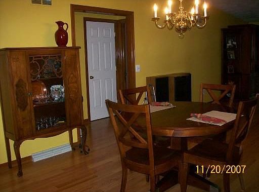 DINING/LIVING ROOM
