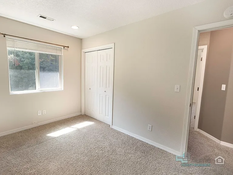 20630 Willamette Dr — Photo 22