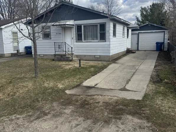 116 Ithaca Rd, Houghton Lake, MI 48629