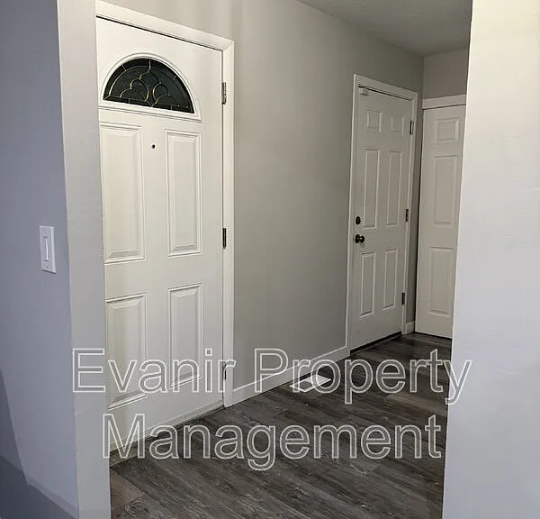 11884 Hamden Dr — Photo 1