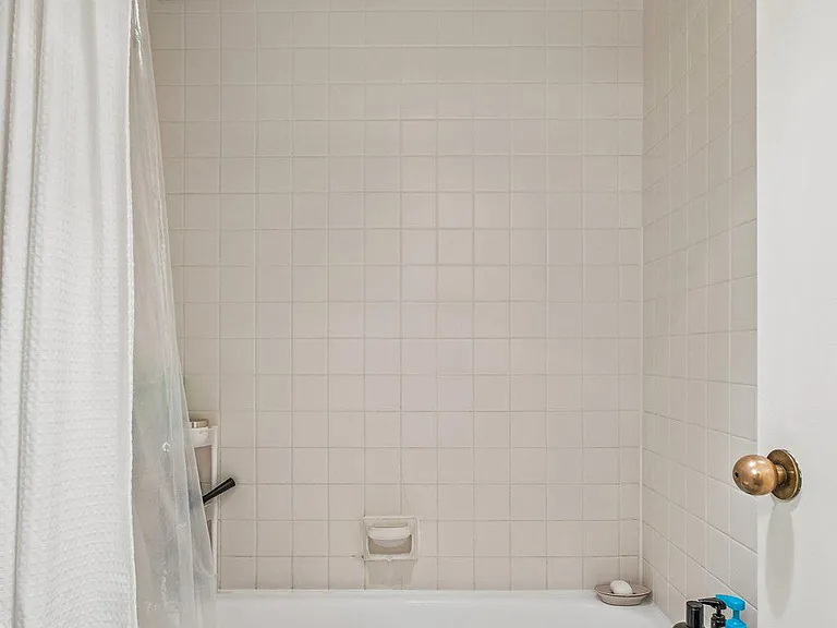 2020 Walnut St #28A — Photo 6