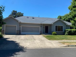 2824 Summer Ln, Eugene, OR 97404