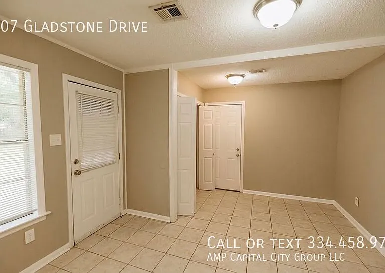 6107 Gladstone Dr — Photo 10