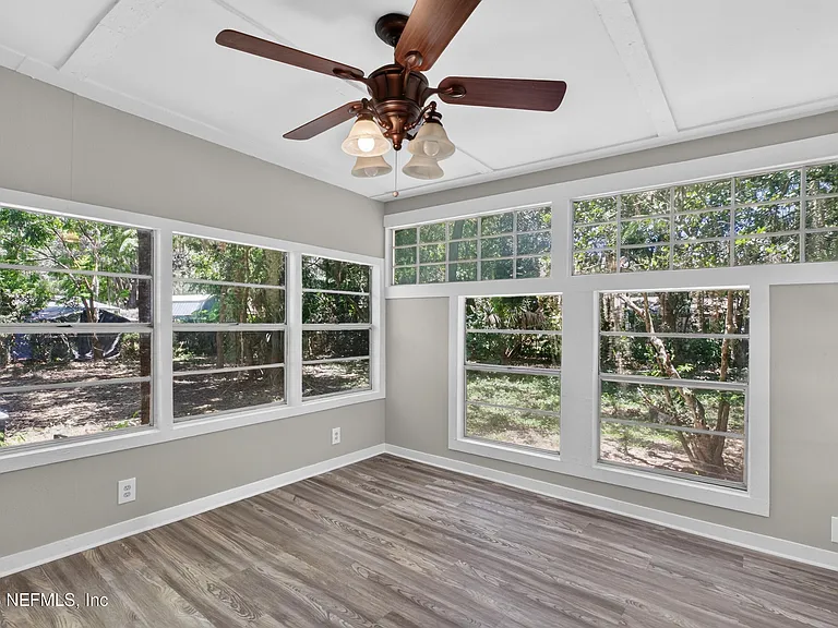 417 S Pine Ave — Photo 28