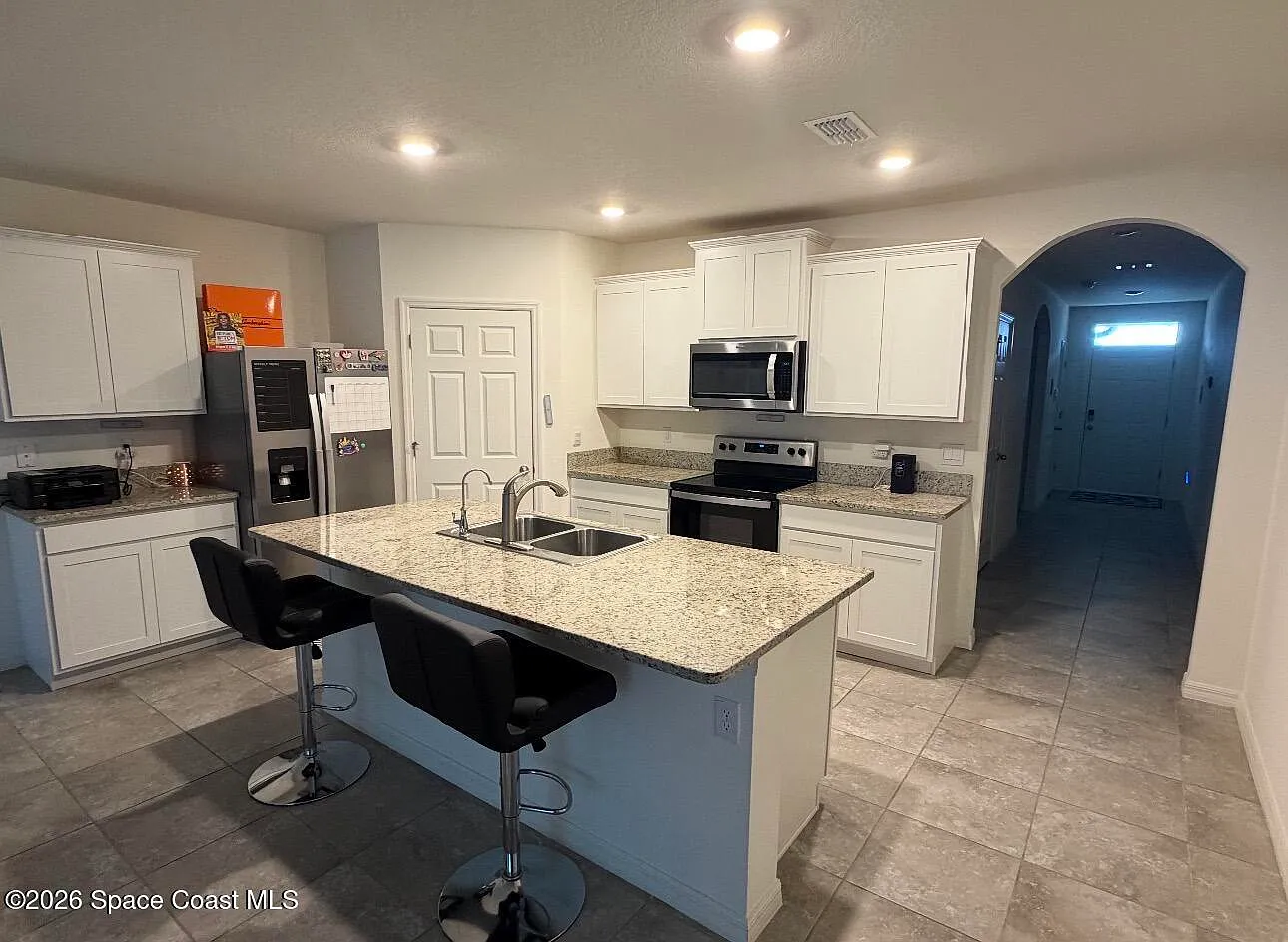 4 bed, 2.0 bath, 1830 sqft, $2,250 — Photo 2