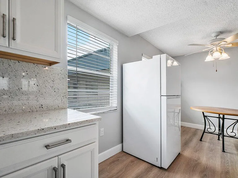 283 Normandy Ln #F — Photo 13