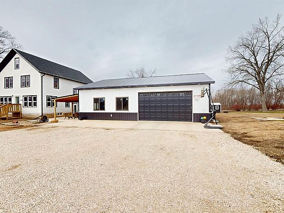 3rd image of 205 E 2nd St