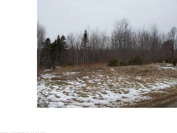 8 Loop Rd, Searsport, ME 04974