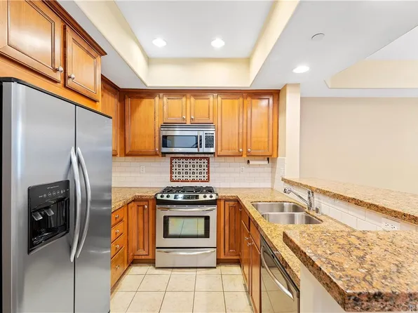 5753 N White Oak Ave #10, Encino, CA 91316
