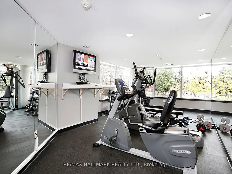 18 Valley Woods Rd #Penthouse 206 — Photo 27