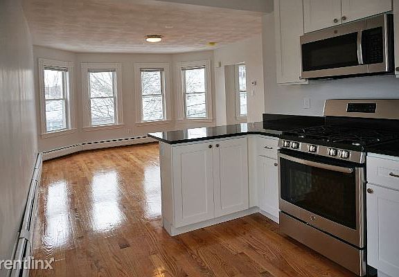 252 Ash St. #04 Waltham Shared Unit Photo 8