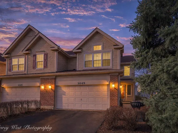 3049 Renard Ln, St Charles, IL 60175