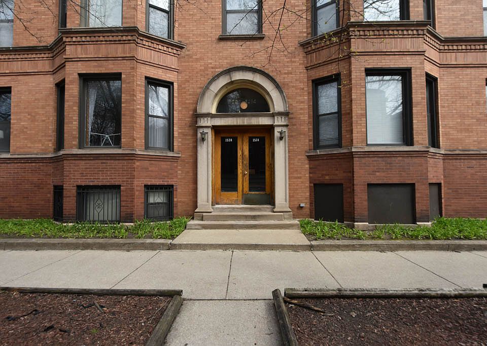 1st image of 1520 W Cornelia Ave APT G