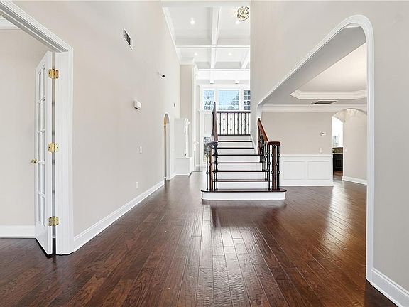 5th image of 100 Tanners Bridge Rd