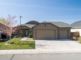 642 Canary Cir, Fernley, NV