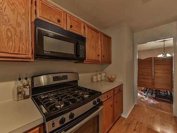 4th image of 8531 Stagewood Dr