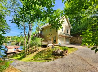 1075 Roxy Dr, Goodview, VA 24095