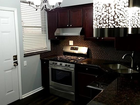 3rd image of 5531 W Barry Ave #1E