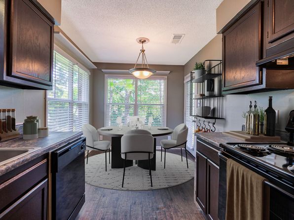 1 Gatsby Dr #104