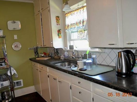KITCHEN 2ND VIEW