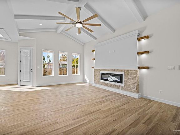 3rd image of 800 La Laguna Rd