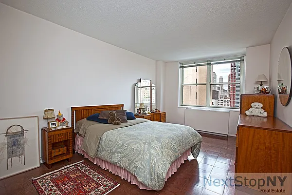 Sold by NextStopNY | media 3