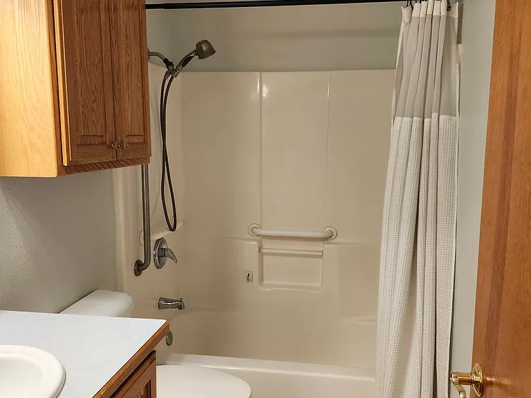 106 Prestwick Ln — Photo 22