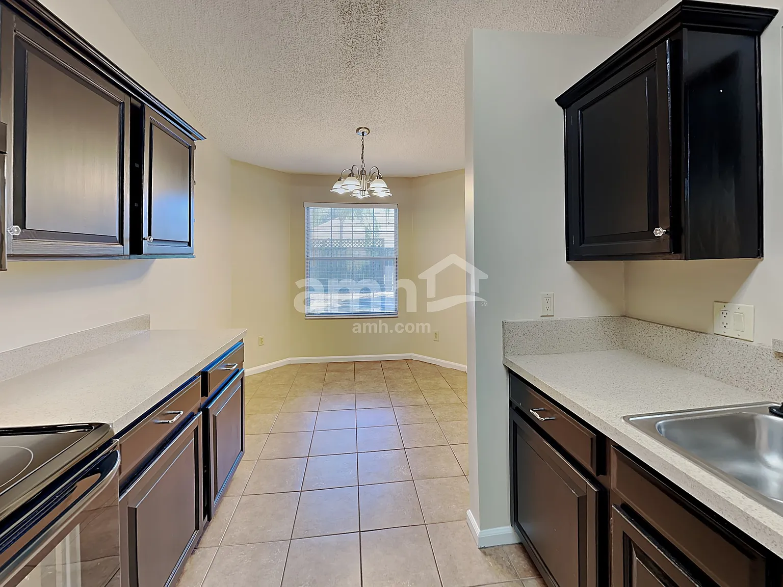 3 bed, 2.0 bath, 1589 sqft, $2,025 — Photo 4