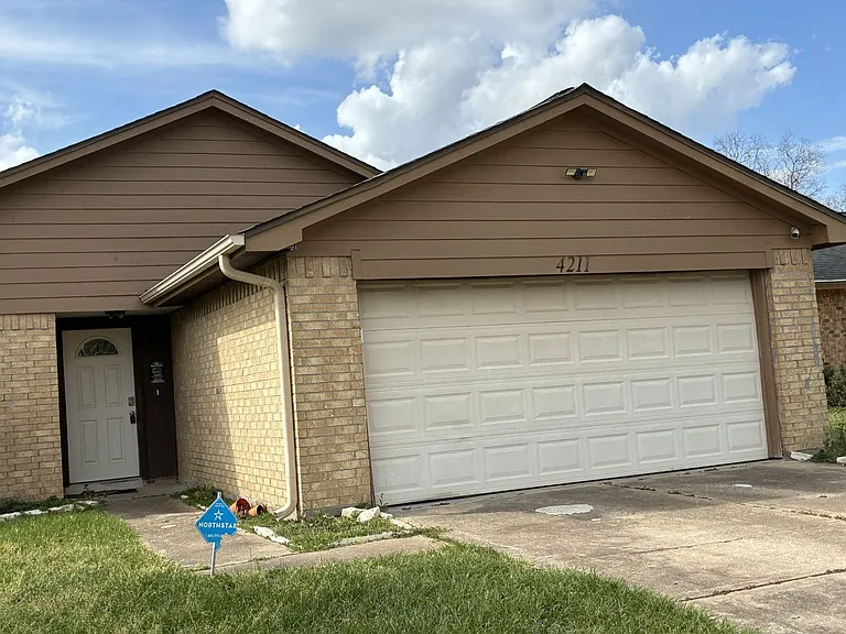 4211 Autumn Meadow Dr — Photo 2