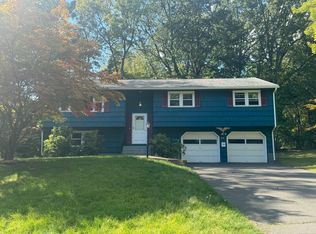 29 Alexander Rd, Bloomfield, CT 06002