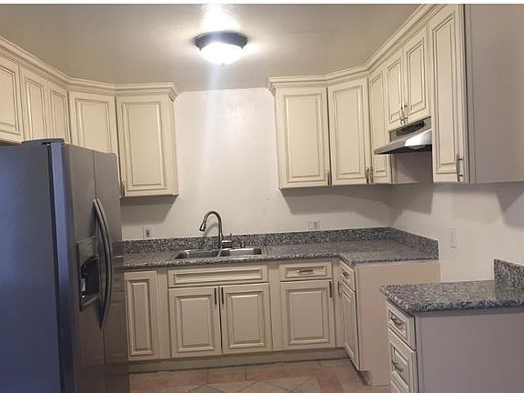 2nd image of 949 N Normandie Ave APT 1