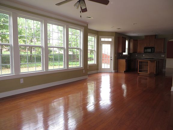 4th image of 3616 Bridge Walk Dr