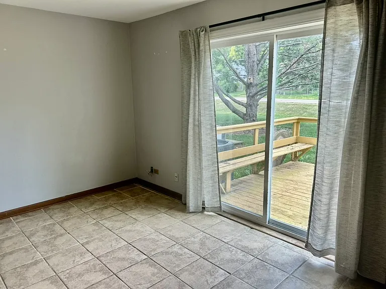 2732 Wilshire Ct — Photo 3