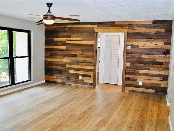 3rd image of 3204 Vesper Ave