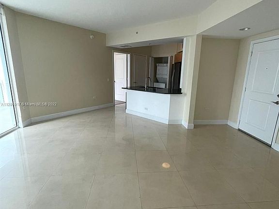2nd image of 480 NE 30th St APT 805