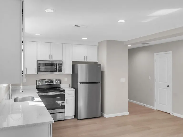 253 Woodruff St — Photo 9