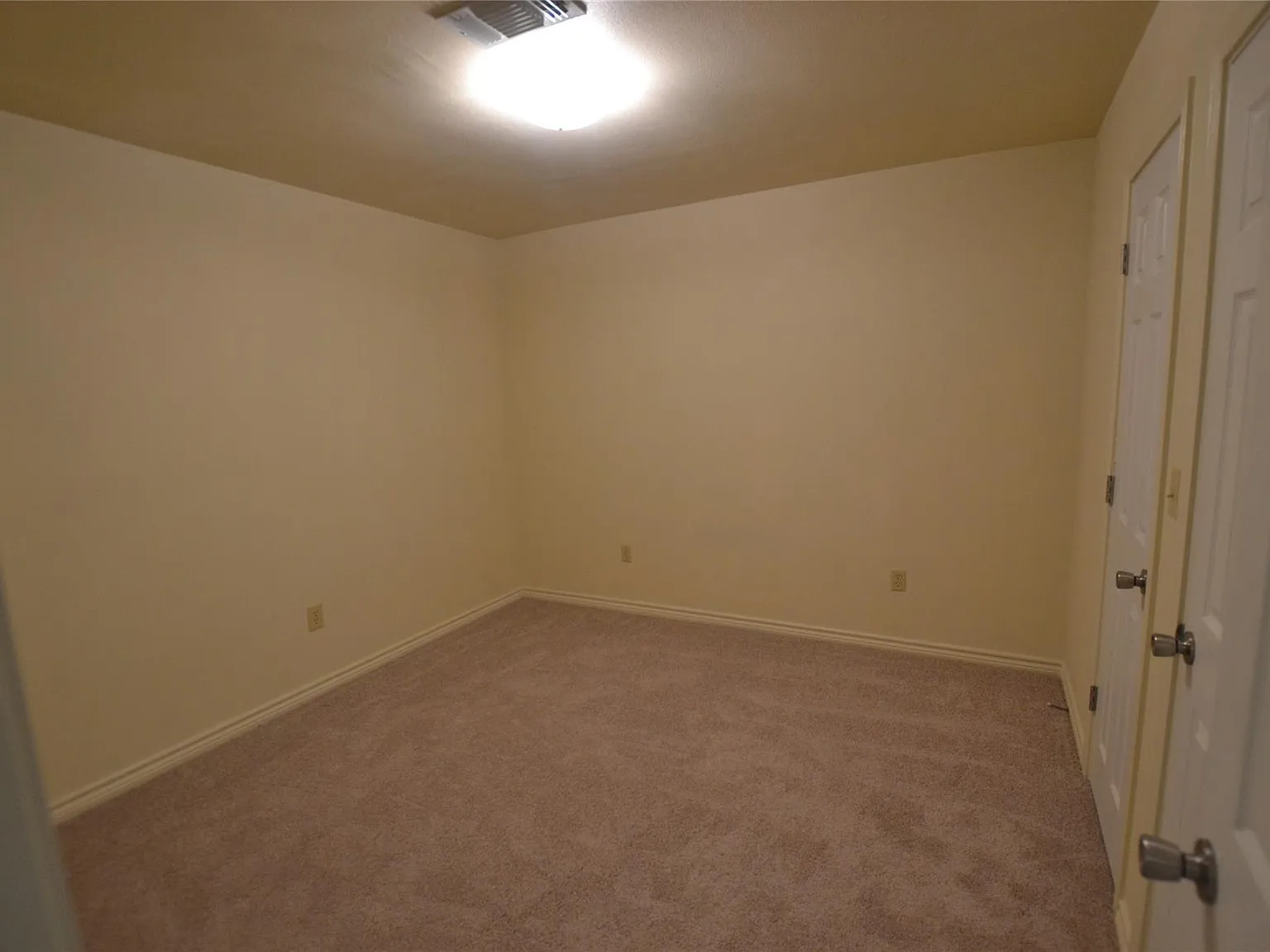 2 bed, 1.0 bath, 750 sqft, $1,200 — Photo 4