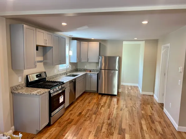 11 Garfield Ave, Woburn, MA 01801