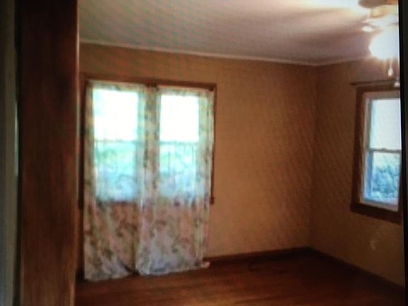 5th image of 1720 Edgewood Dr