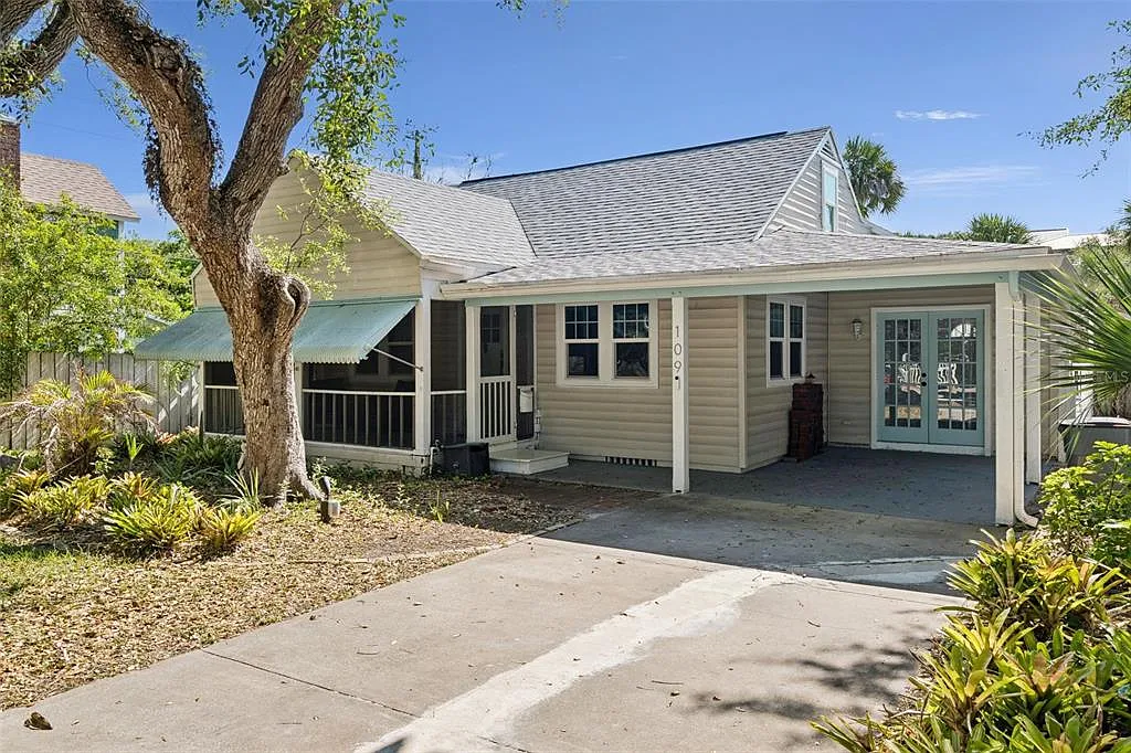 5 bed, 2.5 bath, 1654 sqft, $4,000 — Photo 2