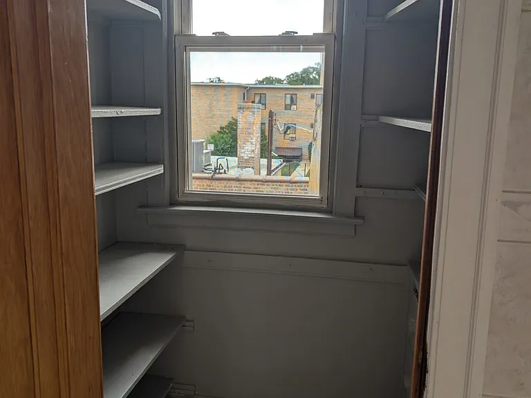 7041 W Addison St #2R — Photo 9