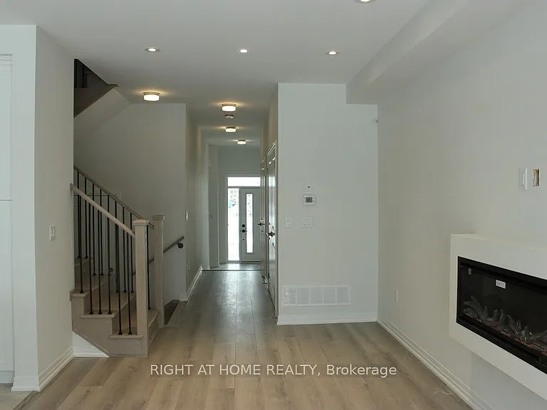 107 Schmeltzer Cres — Photo 4